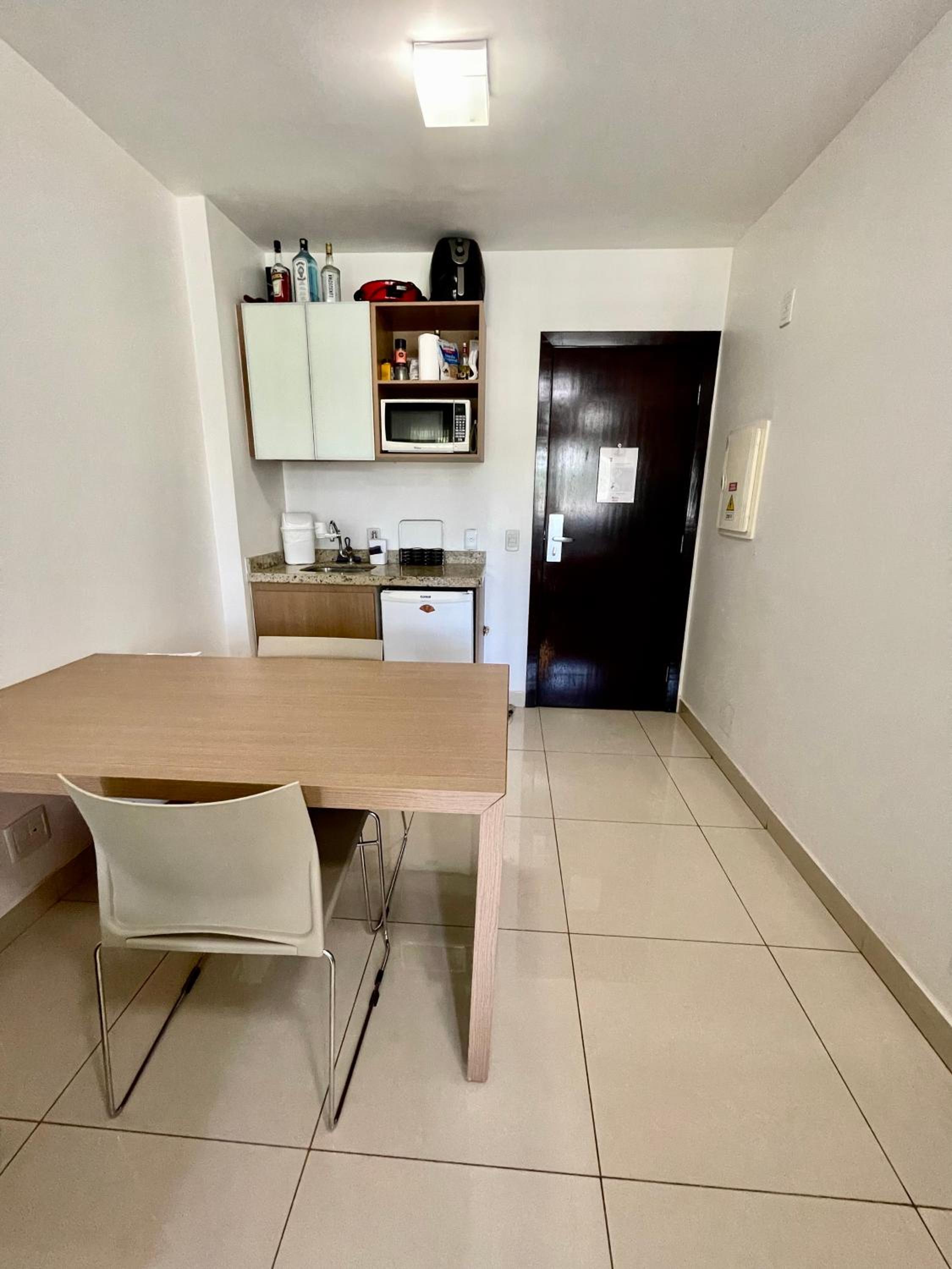 Flat moderno The Sun - beira lago
