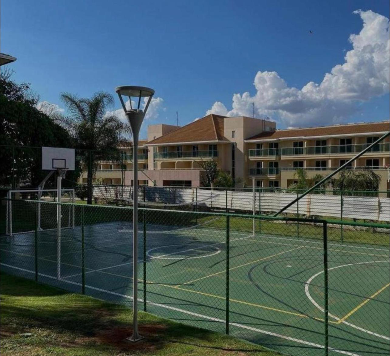 Flat moderno The Sun - beira lago