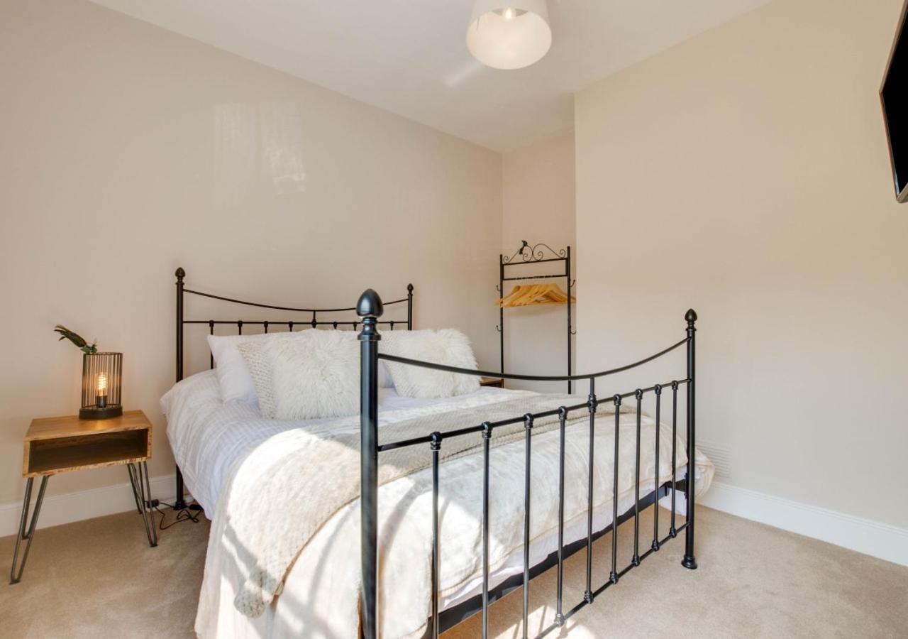 2 Bed in Eye oc-4lamb