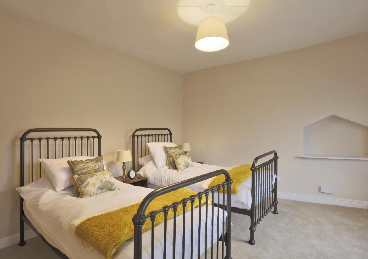 2 Bed in Eye oc-4lamb