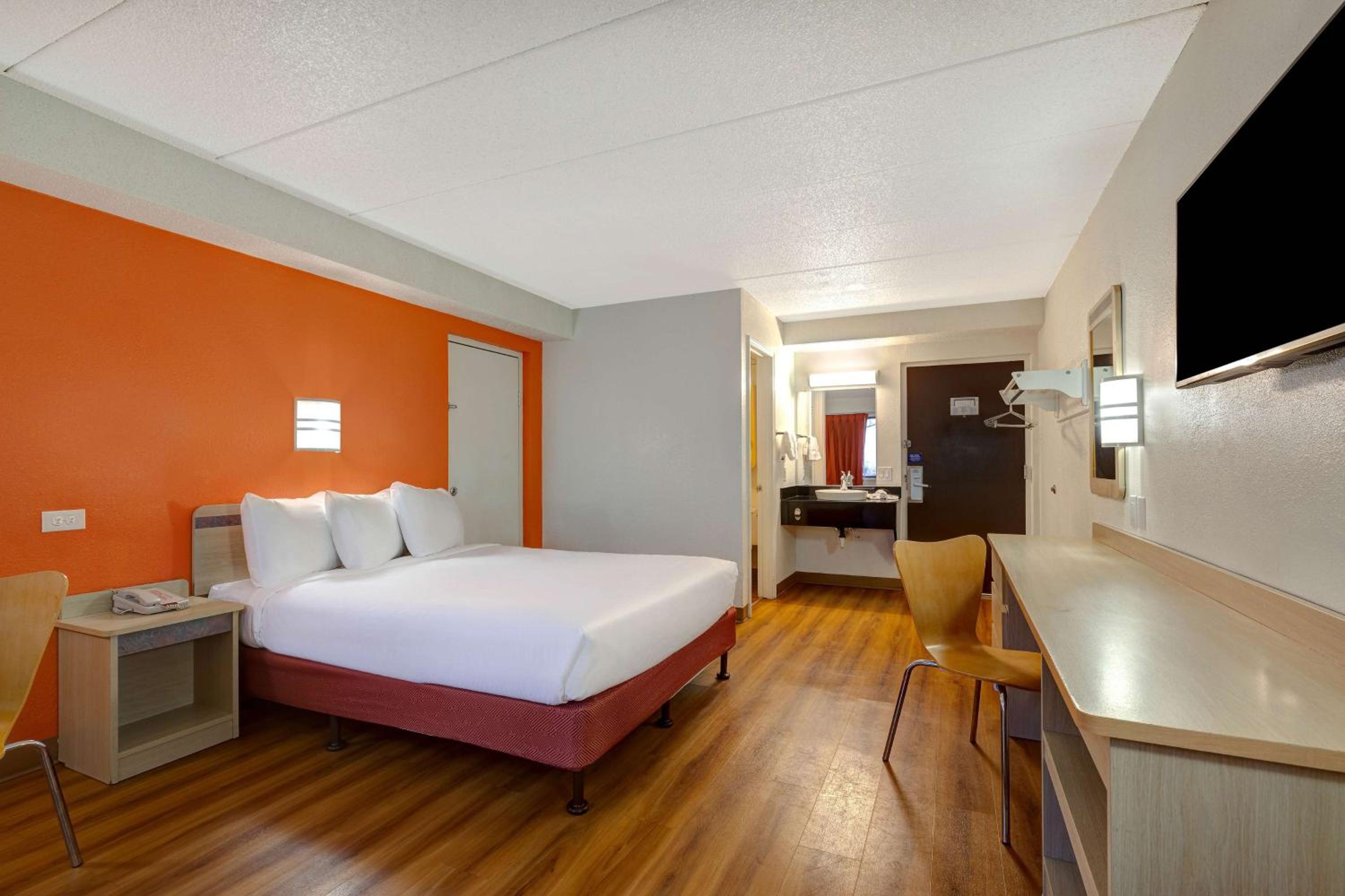 Motel 6-Lakeville, MN - South - Lakeville