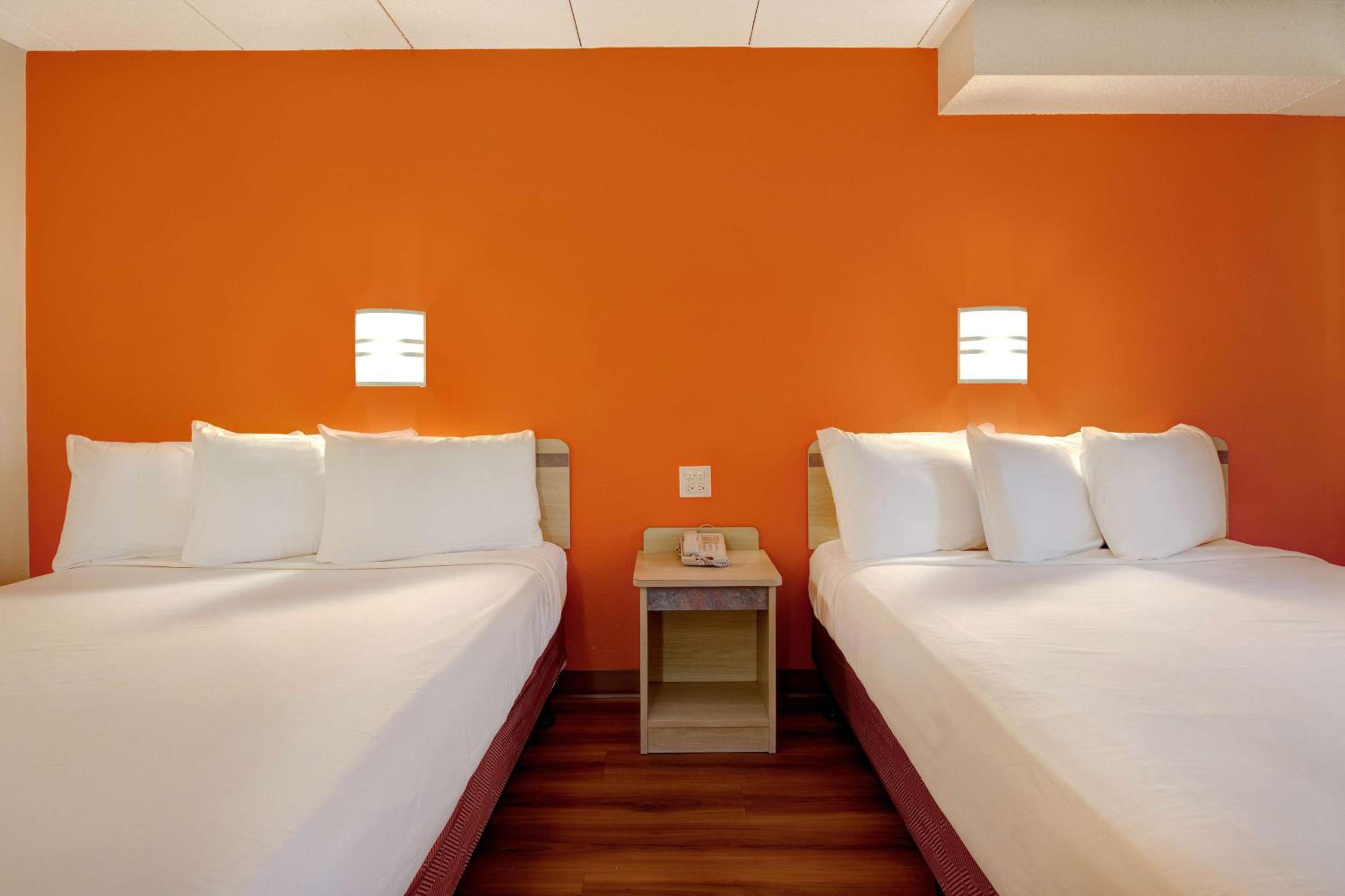 Motel 6-Lakeville, MN - South - Lakeville