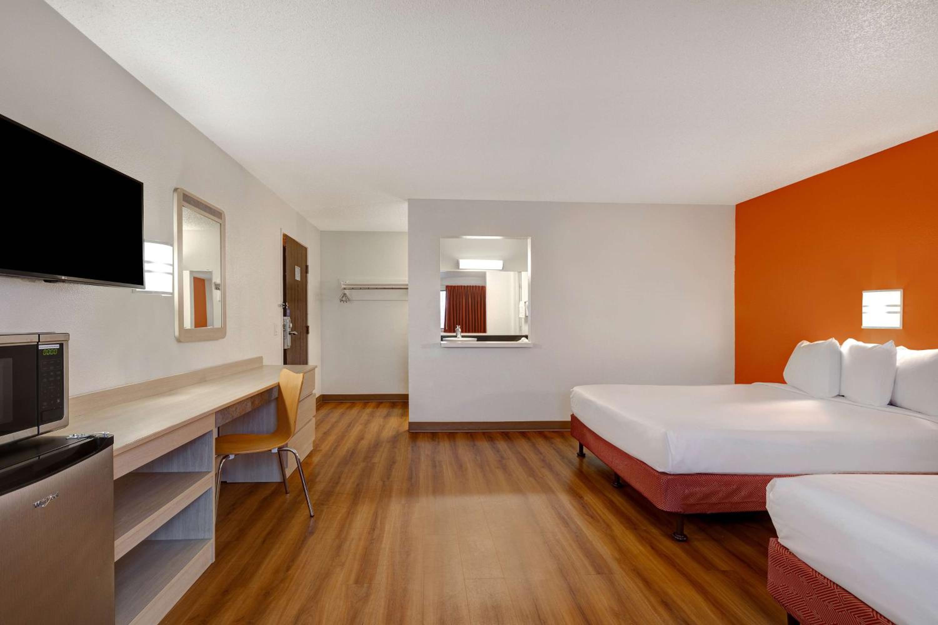 Motel 6-Lakeville, MN - South - Lakeville