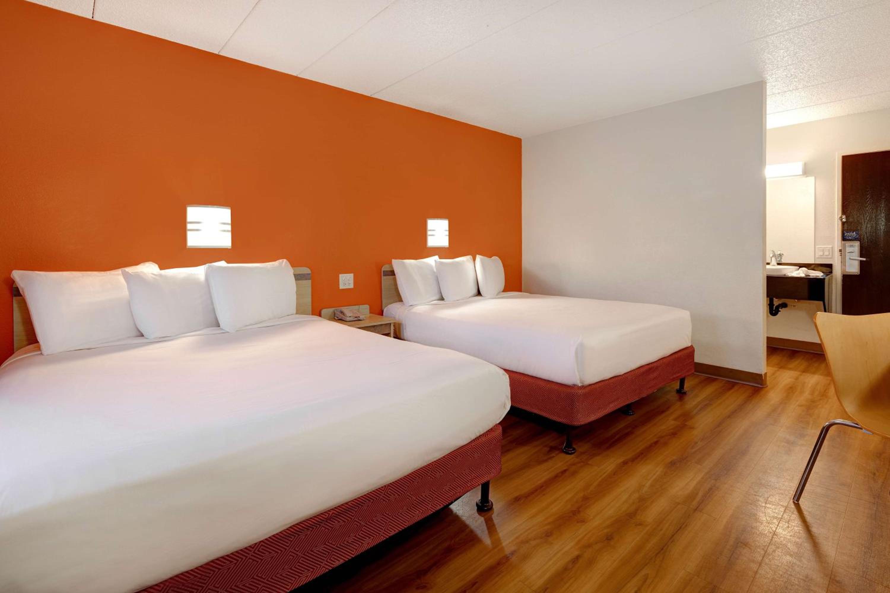 Motel 6-Lakeville, MN - South - Lakeville