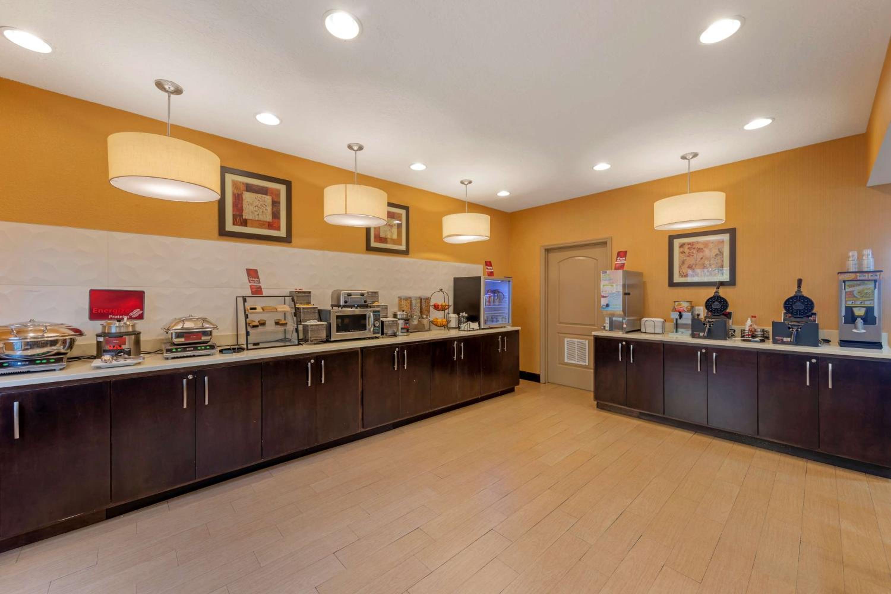 Gadsden Vacations - Best Western Plus Gadsden Hotel  Suites - Property Image 36