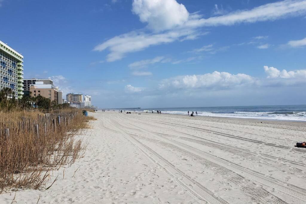 Ocean front comfy condo w/kitchen, sleeps 4, Snowbird Paradise view 3