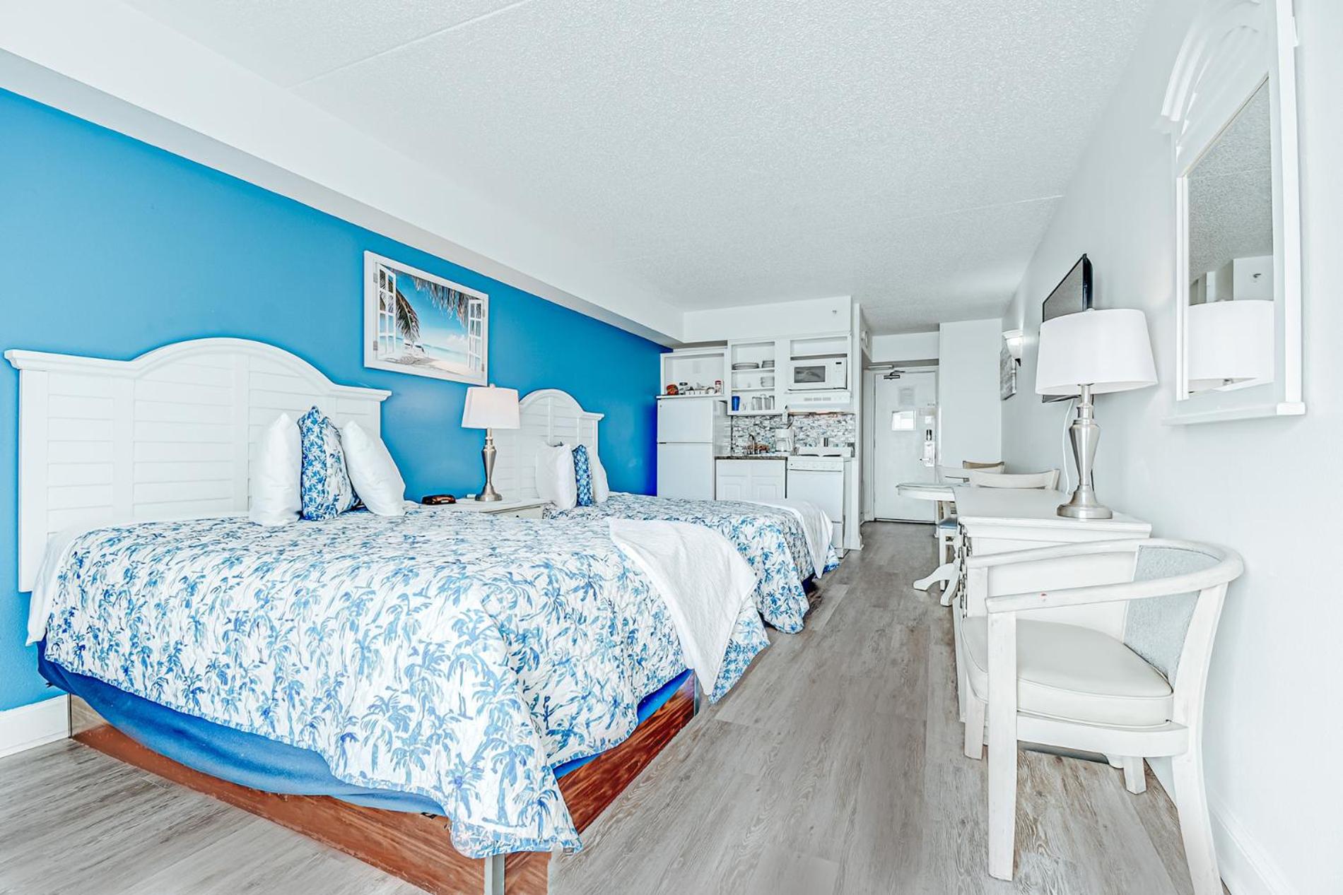 Ocean front comfy condo w/kitchen, sleeps 4, Snowbird Paradise view 4