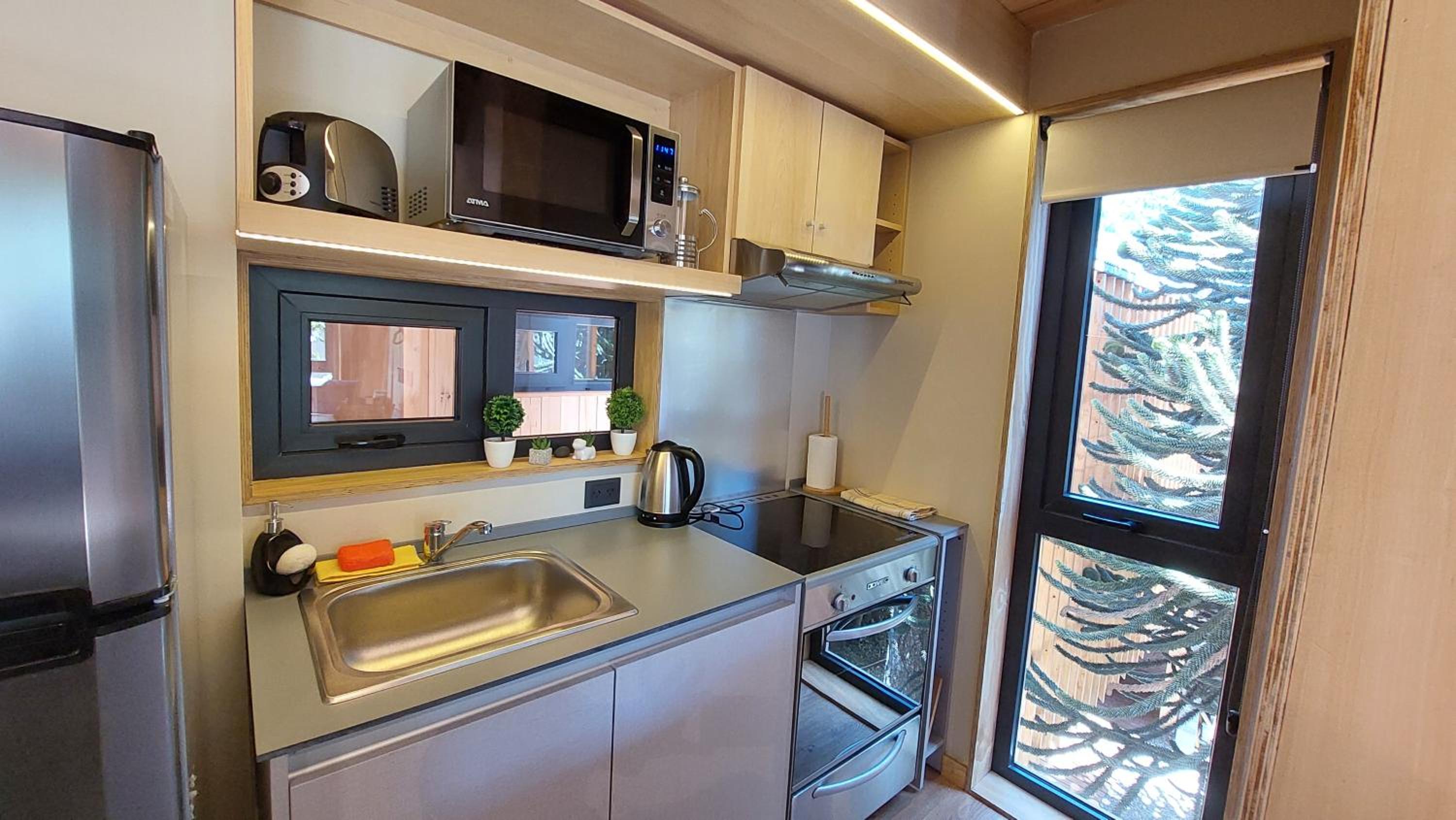 Hermoso monoambiente con entrepiso, para 3 personas, excelente ubicación y vista. 23V5