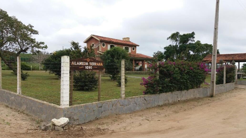 Casa com piscina em Gravatá PE