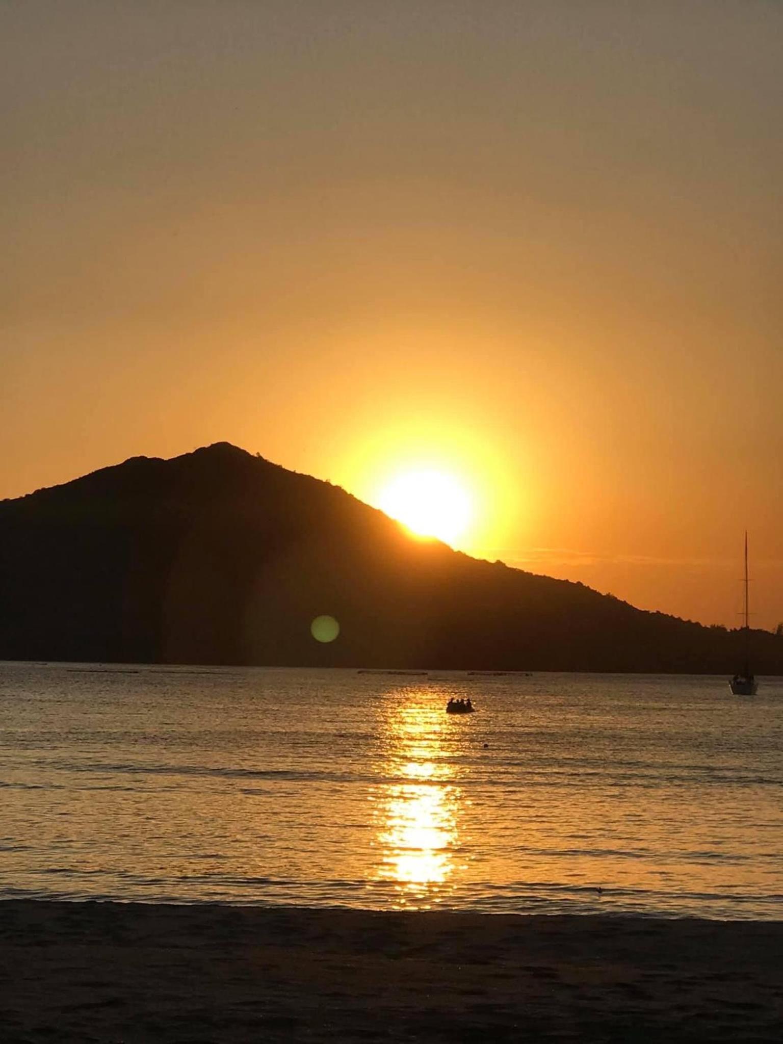 La Cala Beach House at Puerto Silanguin