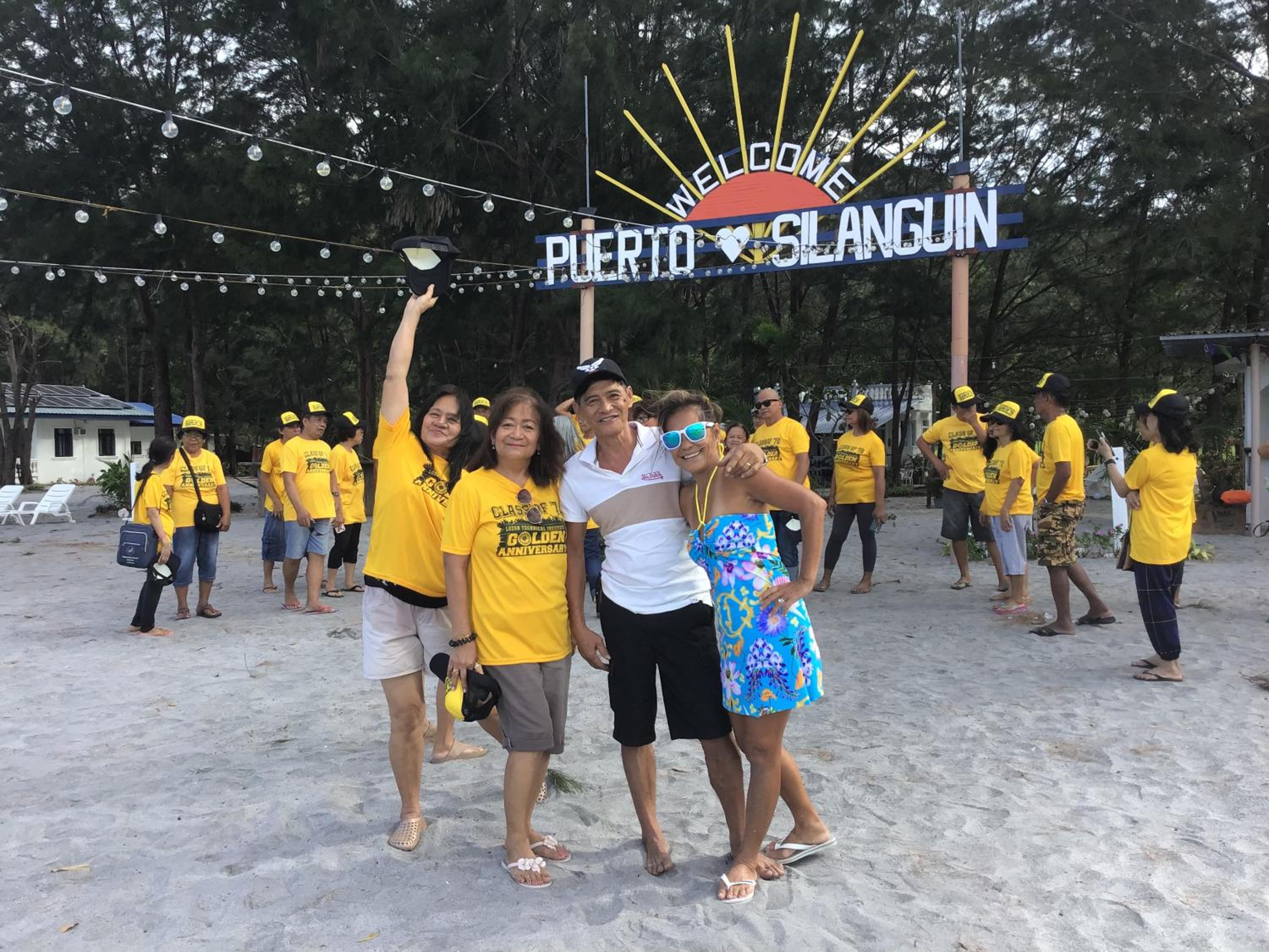 La Cala Beach House at Puerto Silanguin