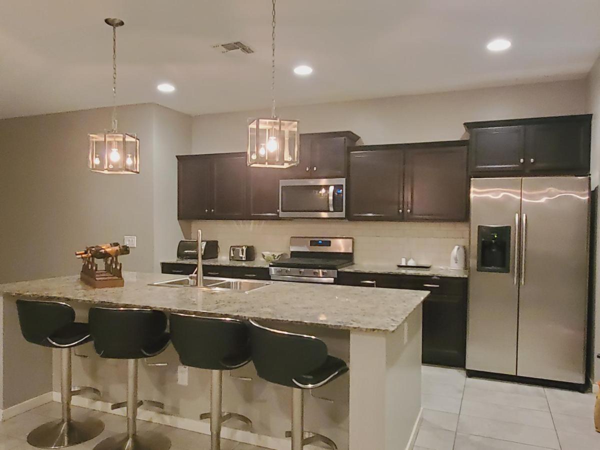 Adventure Short Term Stays - Southgate Ave view 3
