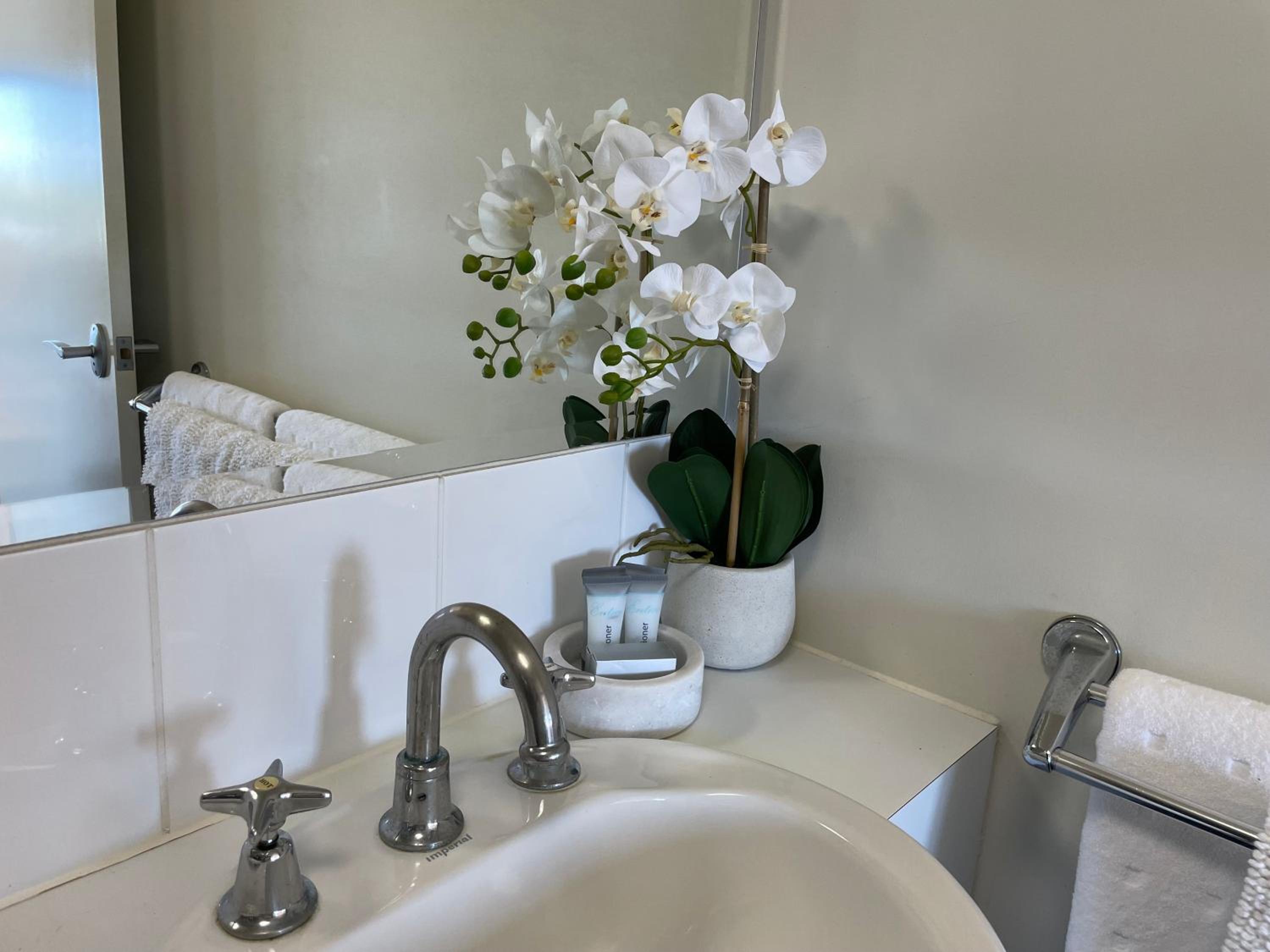 City Stadium Apartment on the Riverfront 38