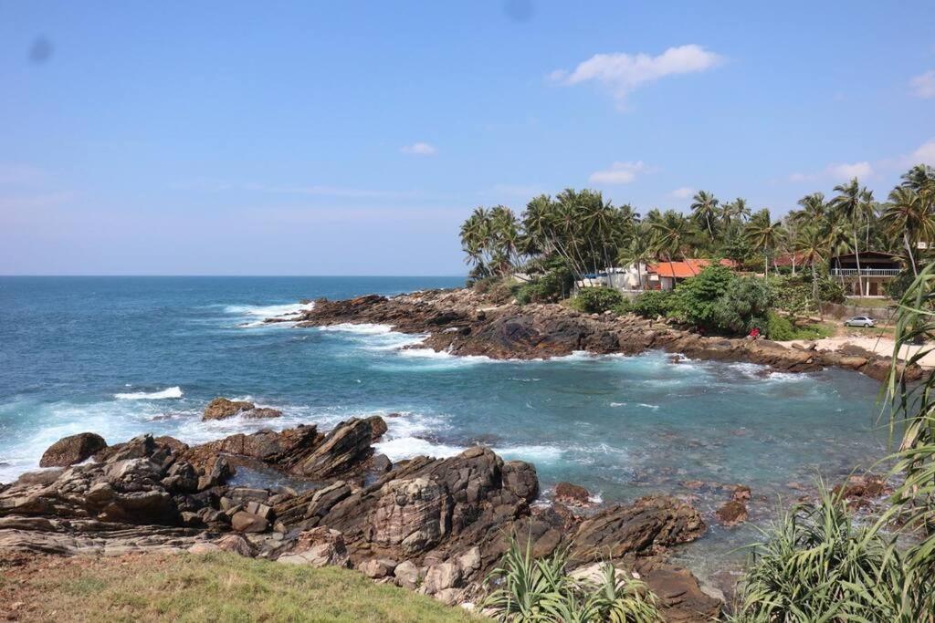 Blue Beach Villa - Nilwella view 3