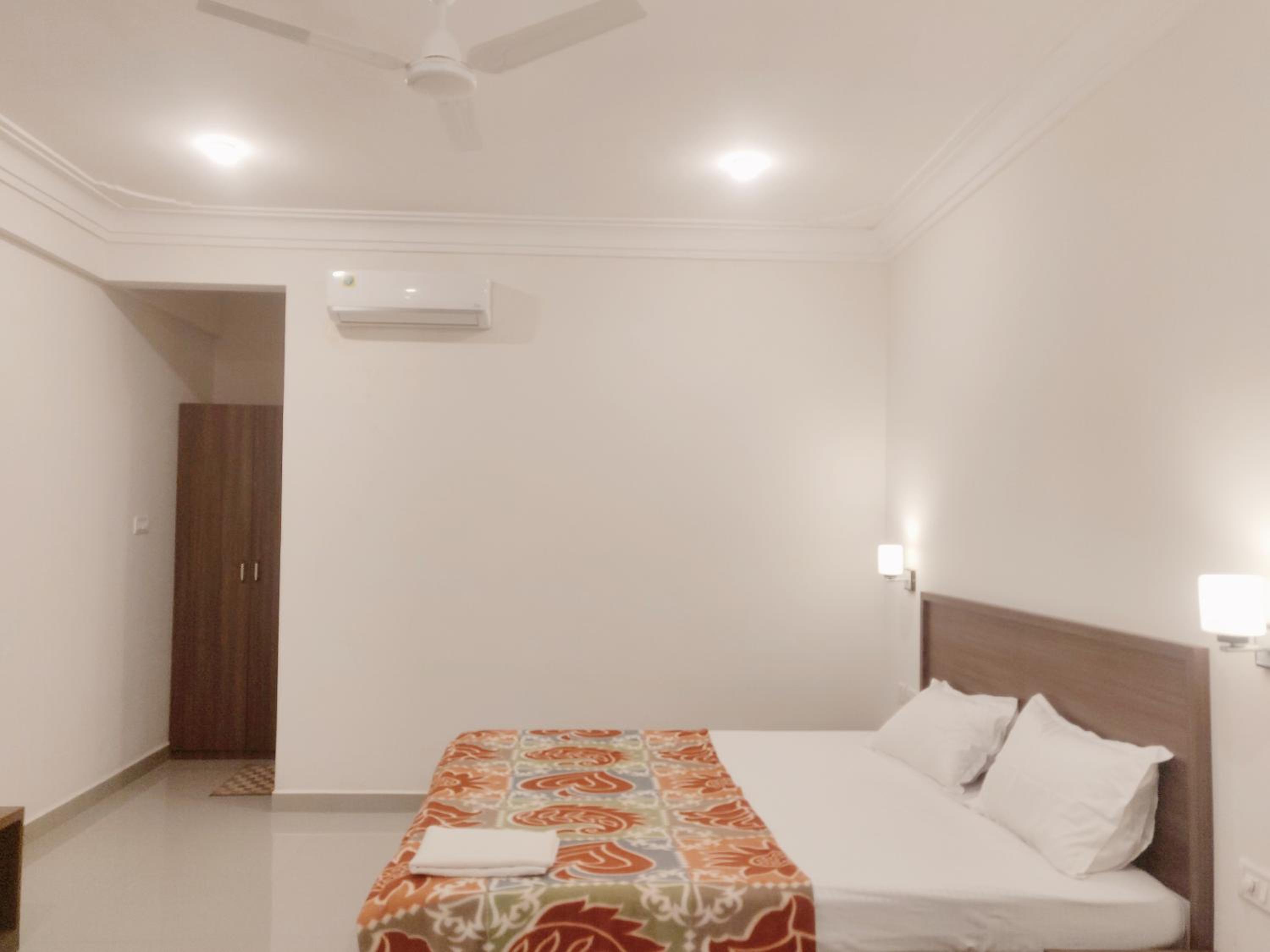Morjim Sunset Hotel