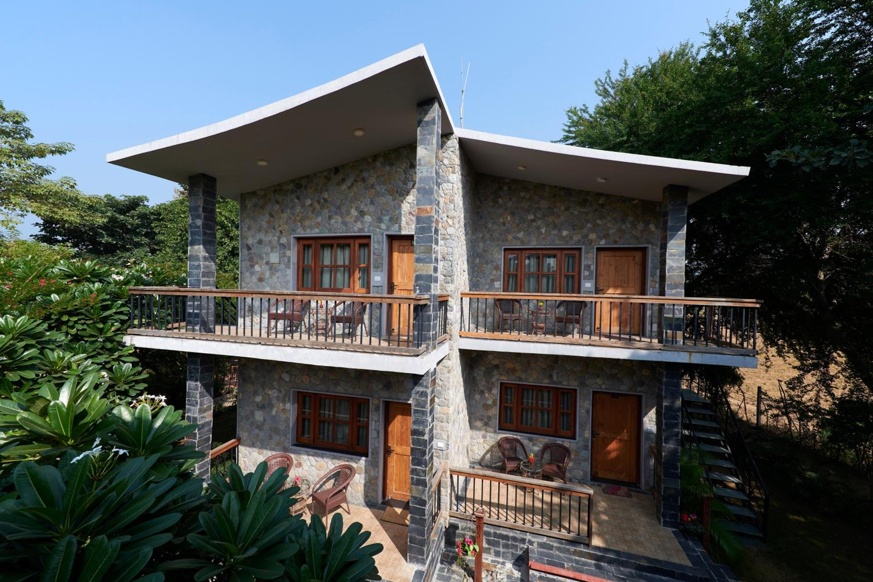 Aacorn Hideaway Resort & Spa