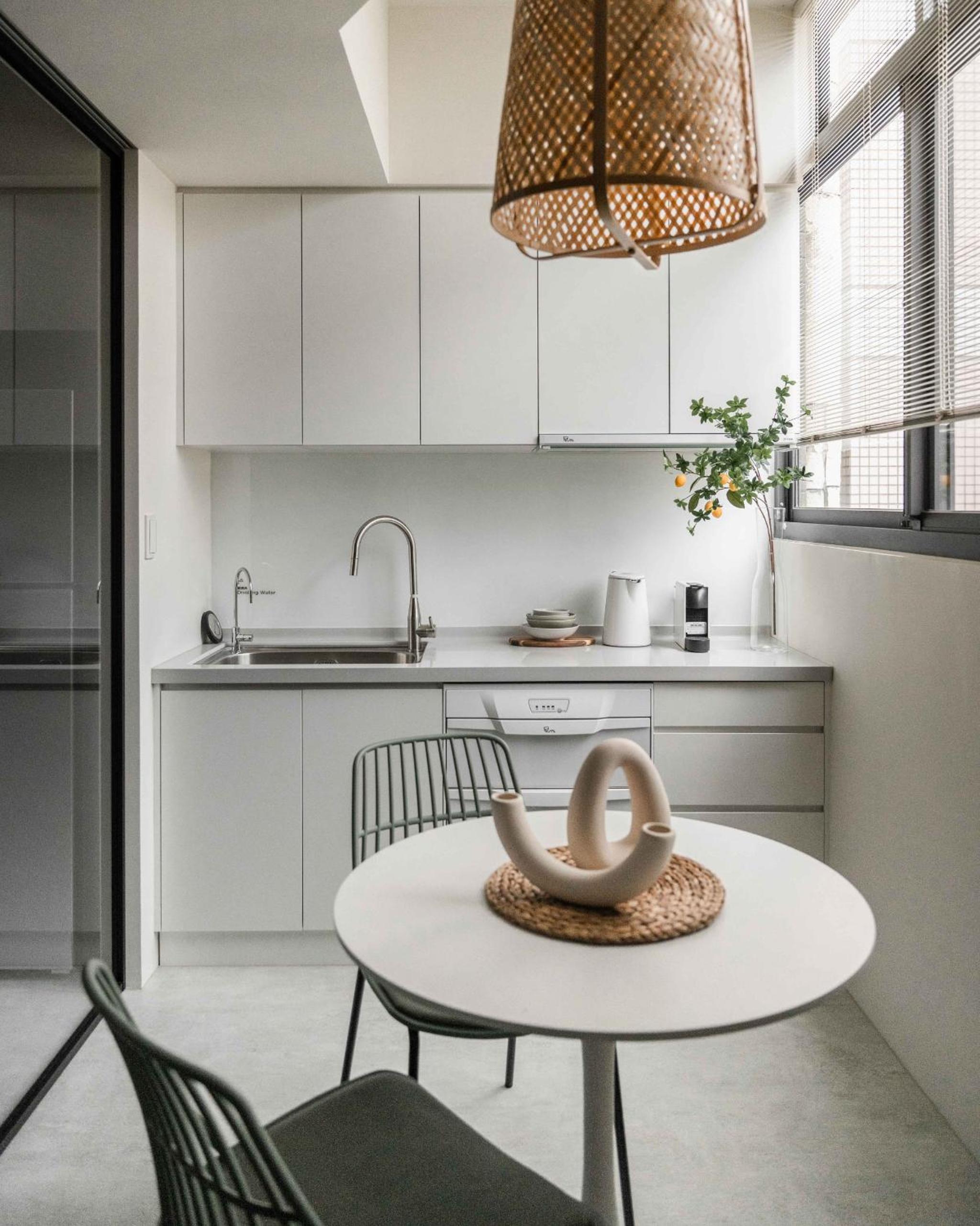 Lin Apartments by Olala Homes