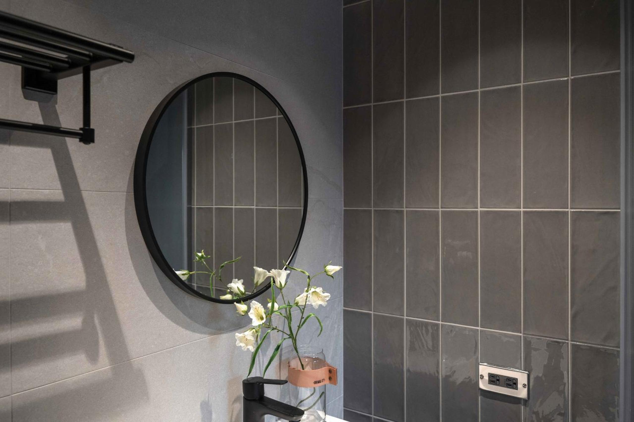 Lin Apartments by Olala Homes
