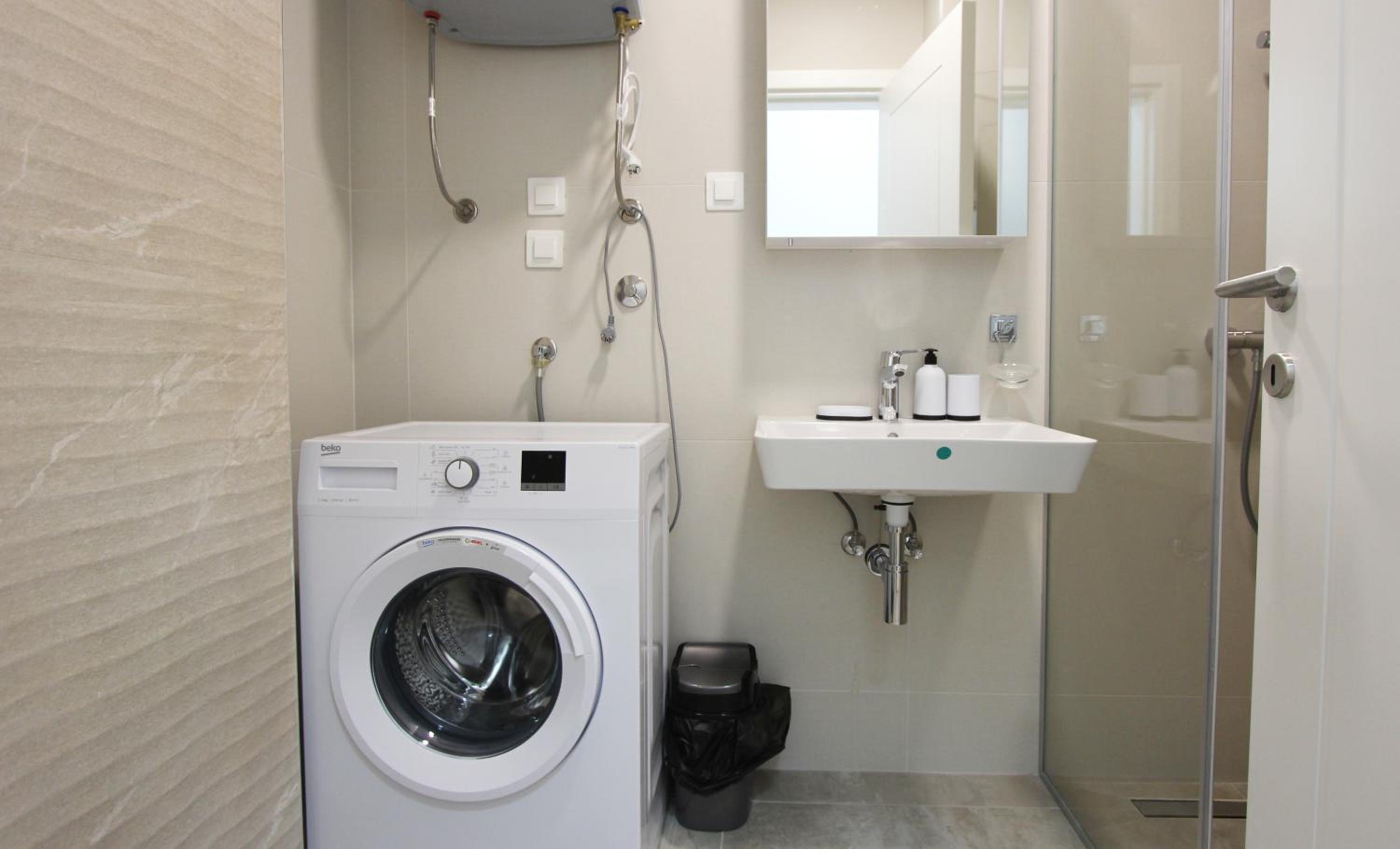 Lovely one bedroom apartment with parking space view 5