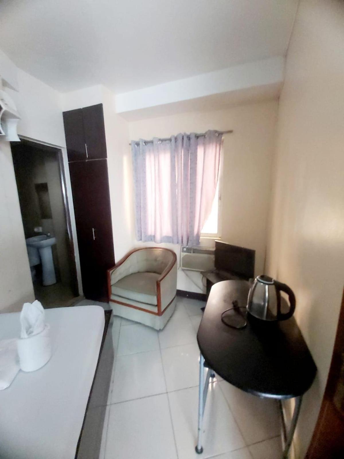 Cosmo Hotel Espana Near Ust