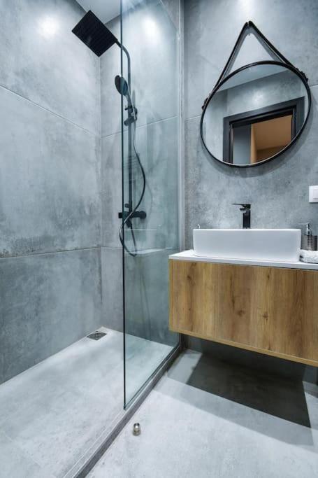 Ophelia Luxurious Suite #TIFHelexpo view 2