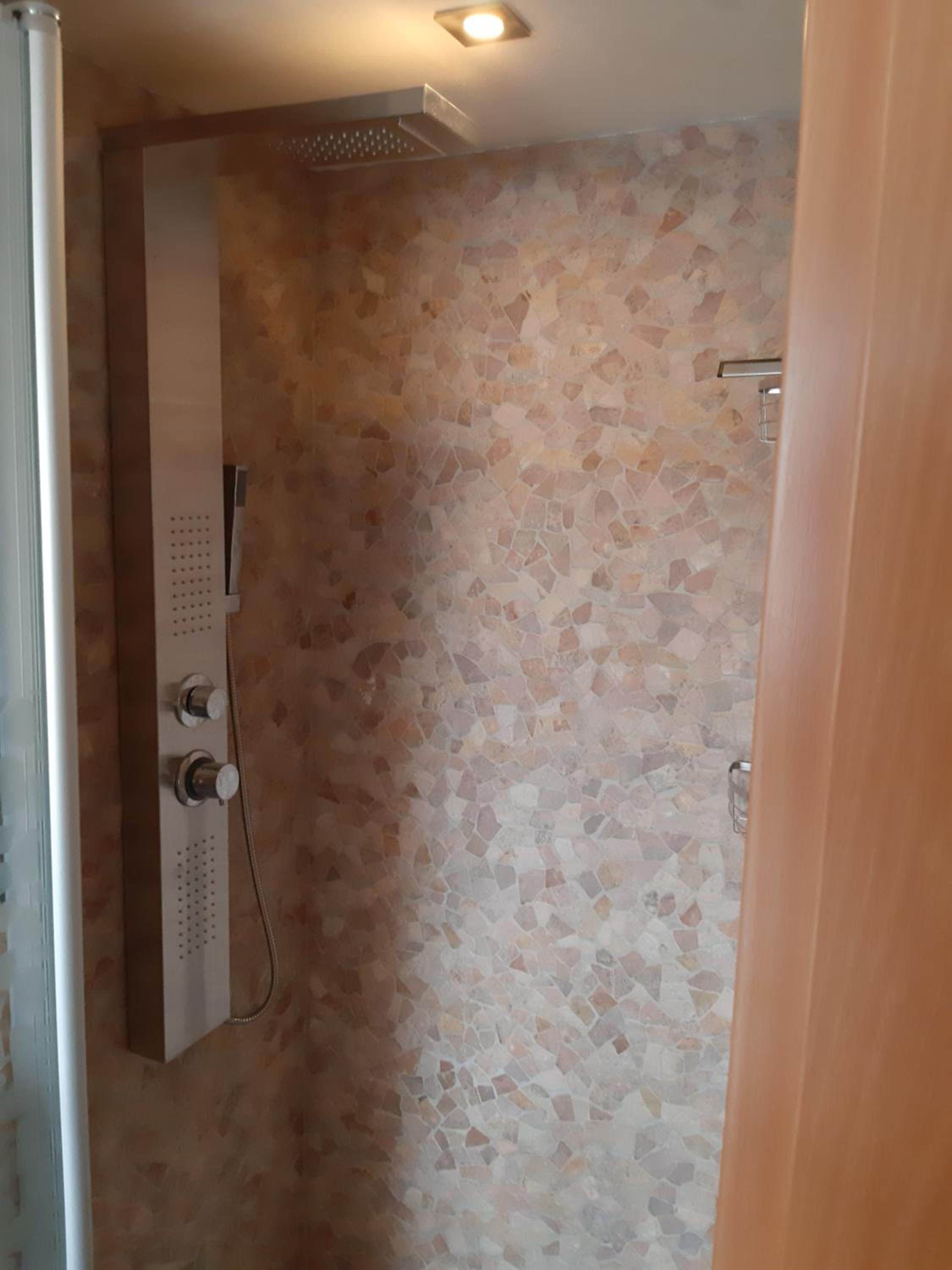 Waldquelle en Plauen — bathroom