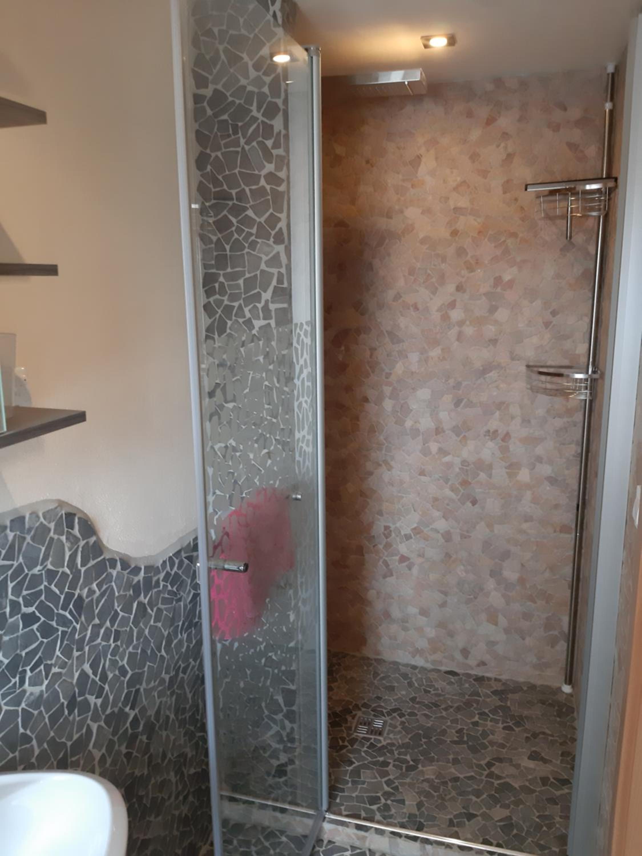Waldquelle en Plauen — bathroom