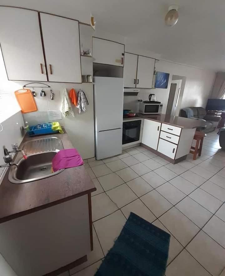 Astove 6 view 4