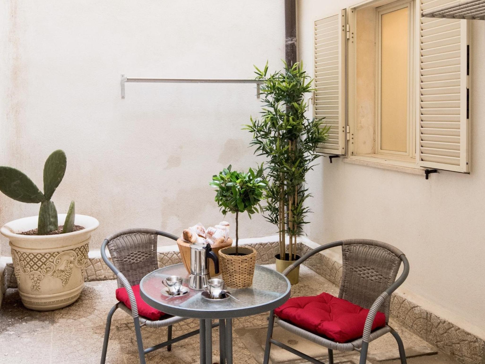 Casa Aura en Siracusa — balance & terrace