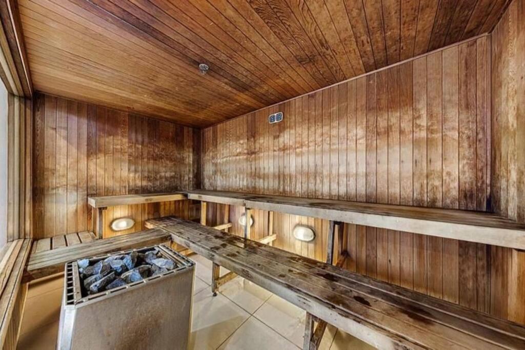 2B2B Apartment in collin street Melbourne
