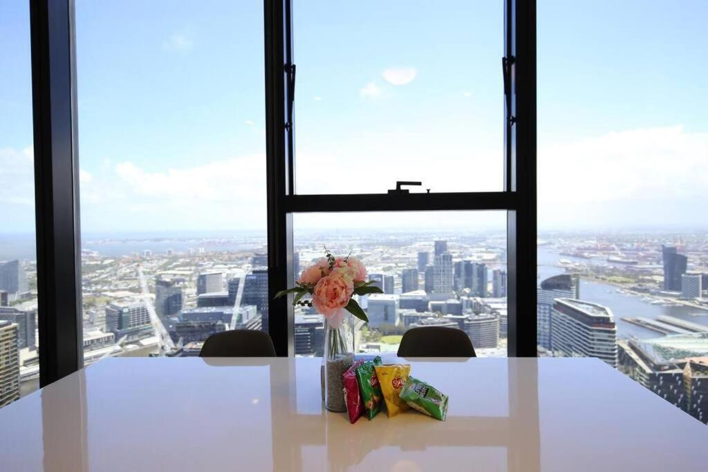 2B2B Apartment in collin street Melbourne