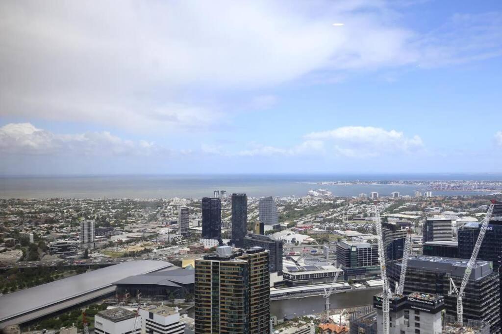 2B2B Apartment in collin street Melbourne