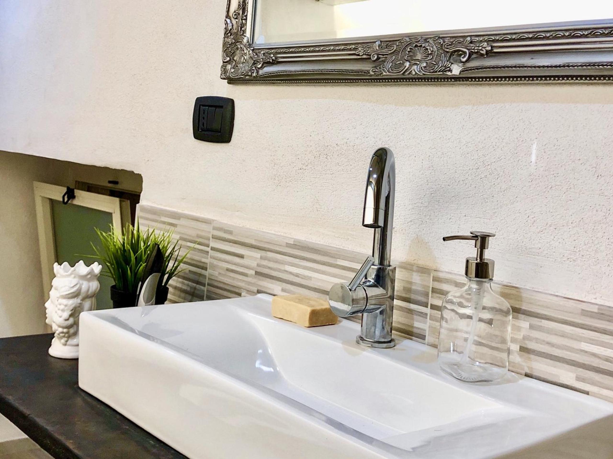 Casa Estia en Siracusa — bathroom