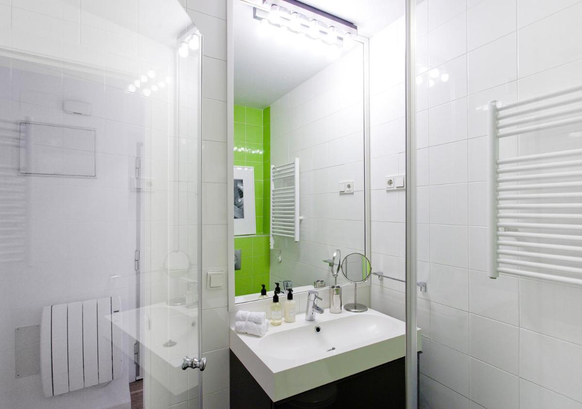 Gran Via Apartment by Flatsweethome