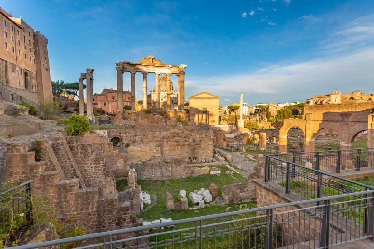 Rome Bloom - Colosseo