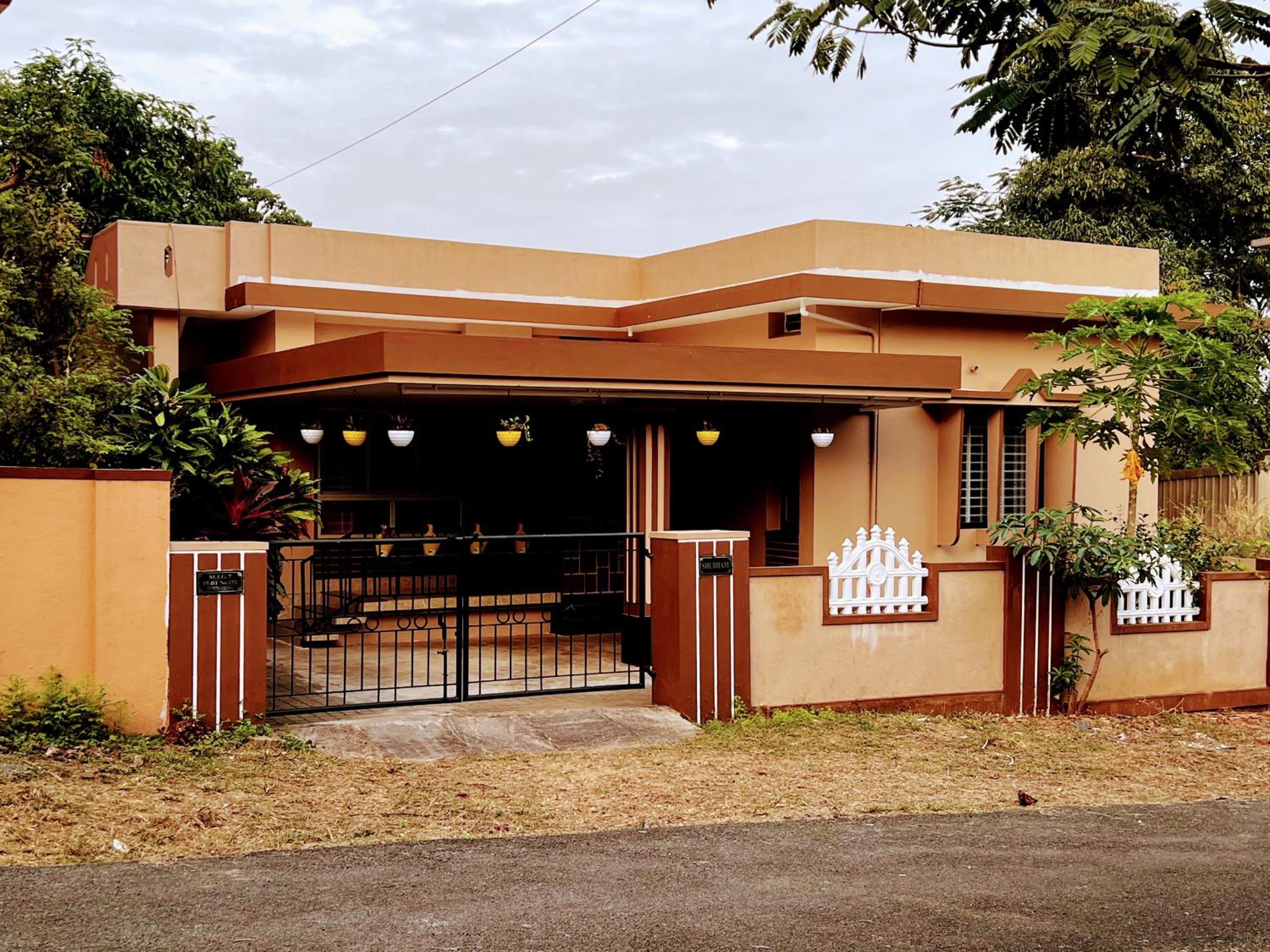 Peaceful villa amidst greenery within the city. view 3