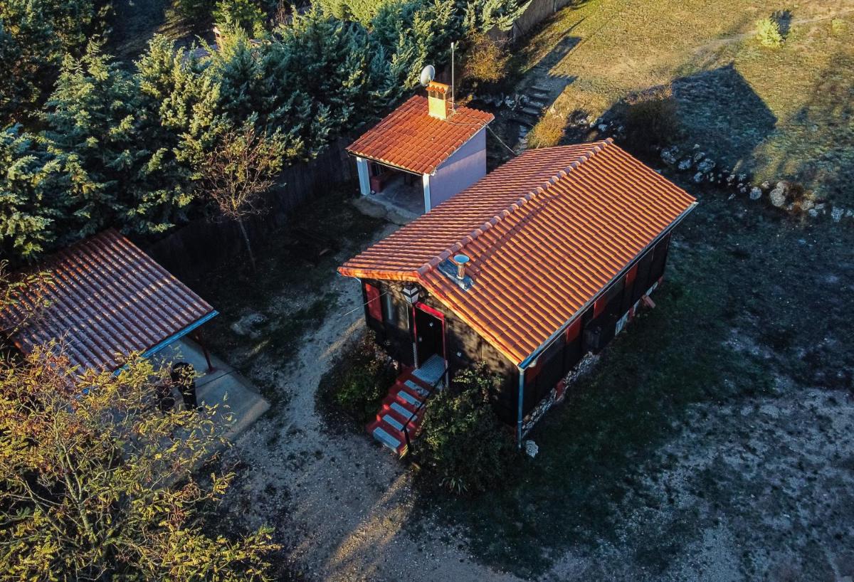 Casa Rural La Canadiense Log Cabin view 3