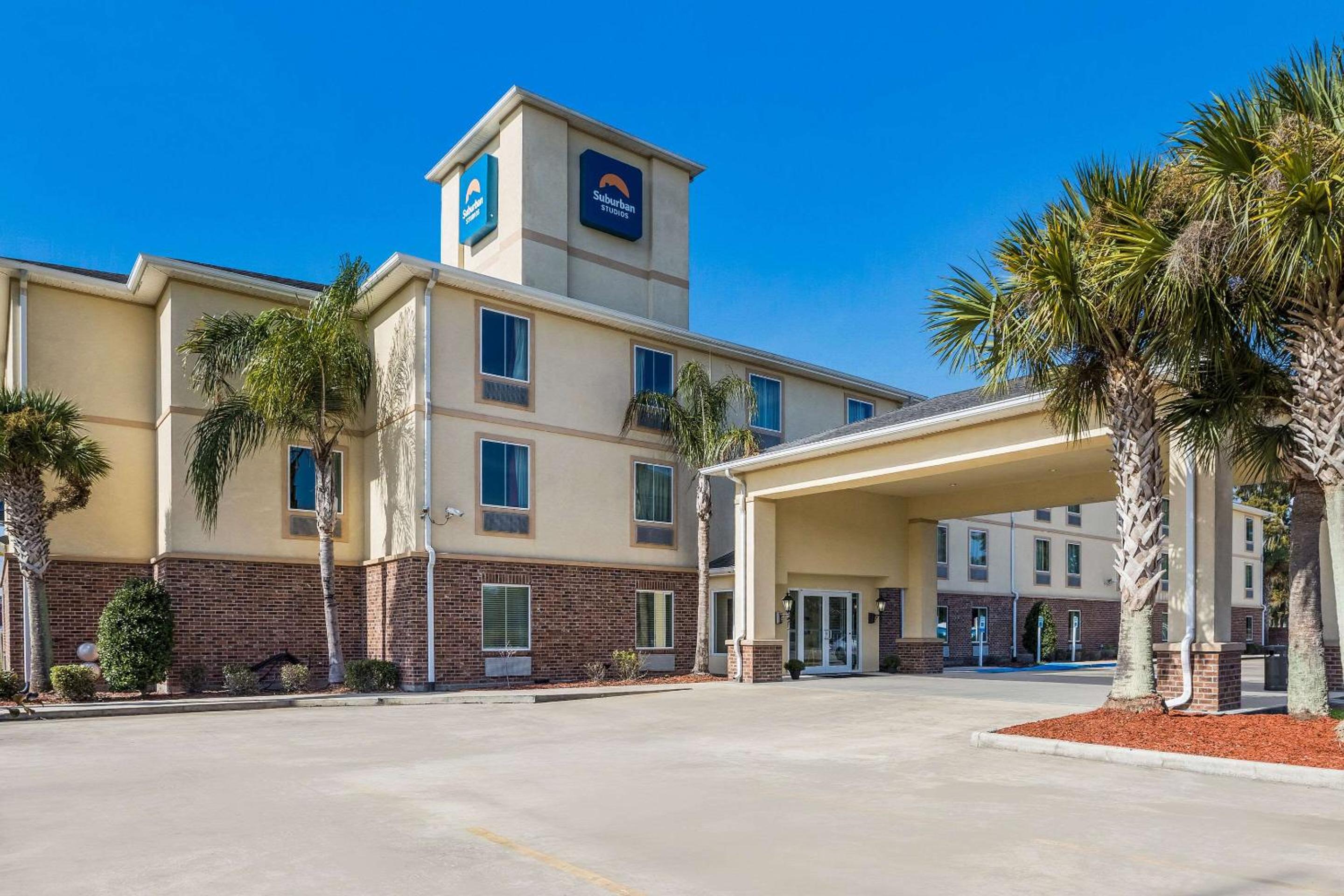 Morgan City Vacations - Suburban Studios Berwick - Morgan City - Property Image 1