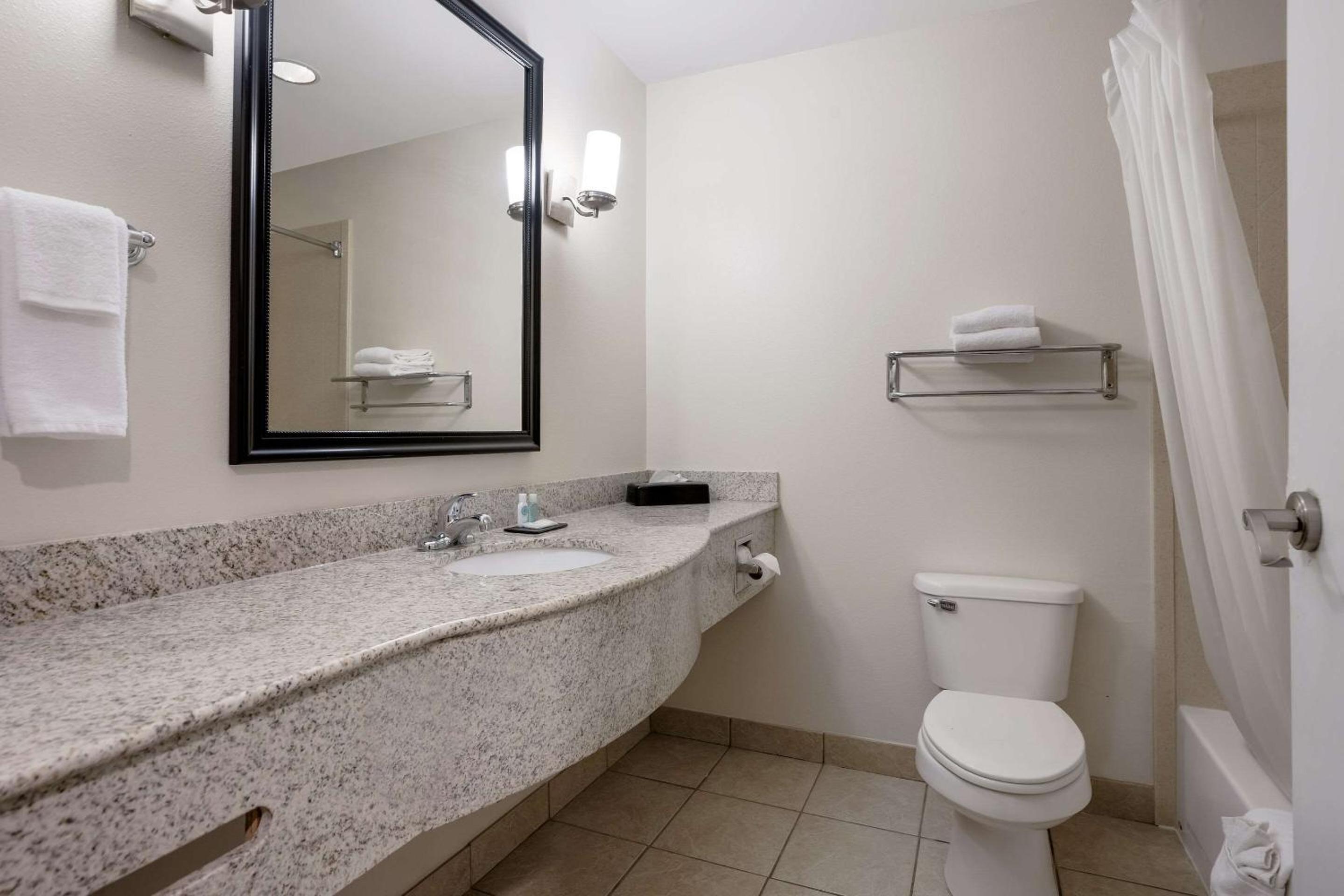 Suburban Studios Berwick - Morgan City - Property Image 3