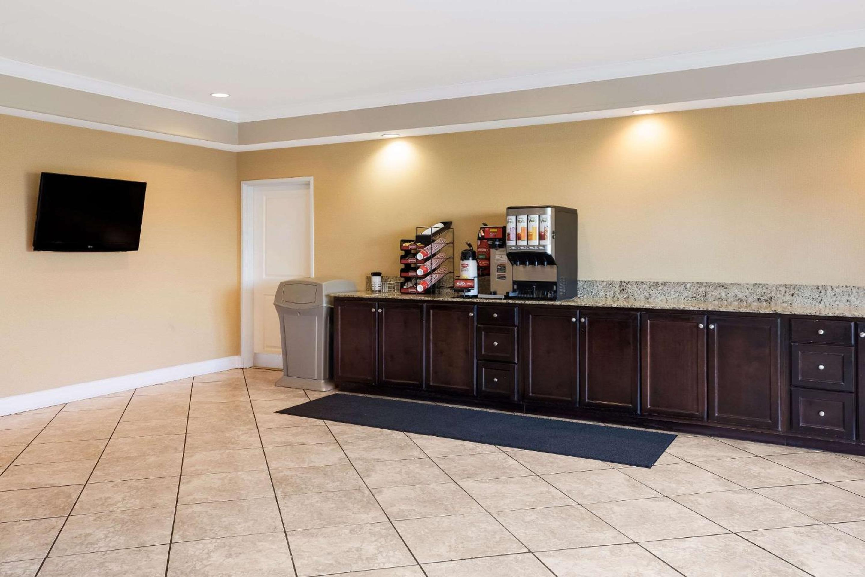 Suburban Studios Berwick - Morgan City - Property Image 9