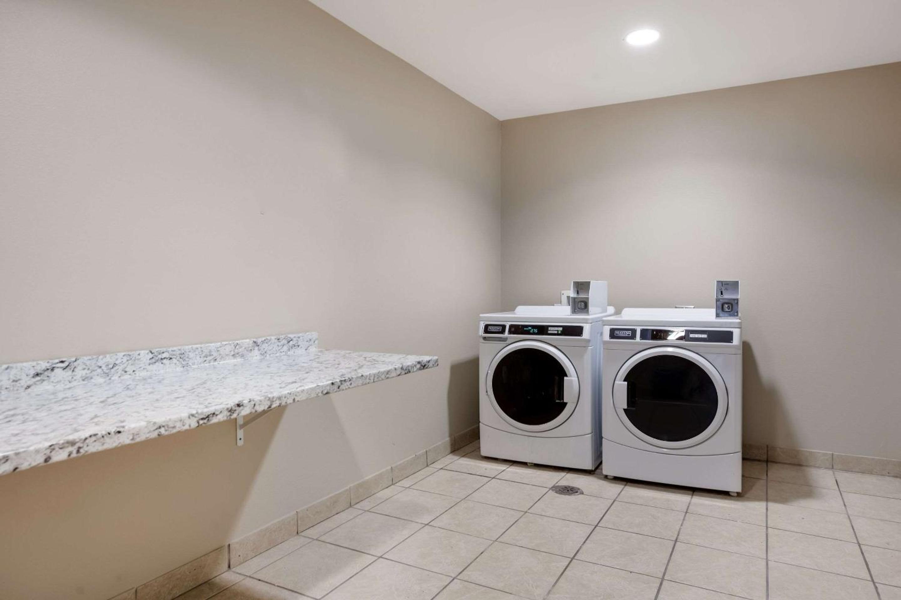 Suburban Studios Berwick - Morgan City - Property Image 11