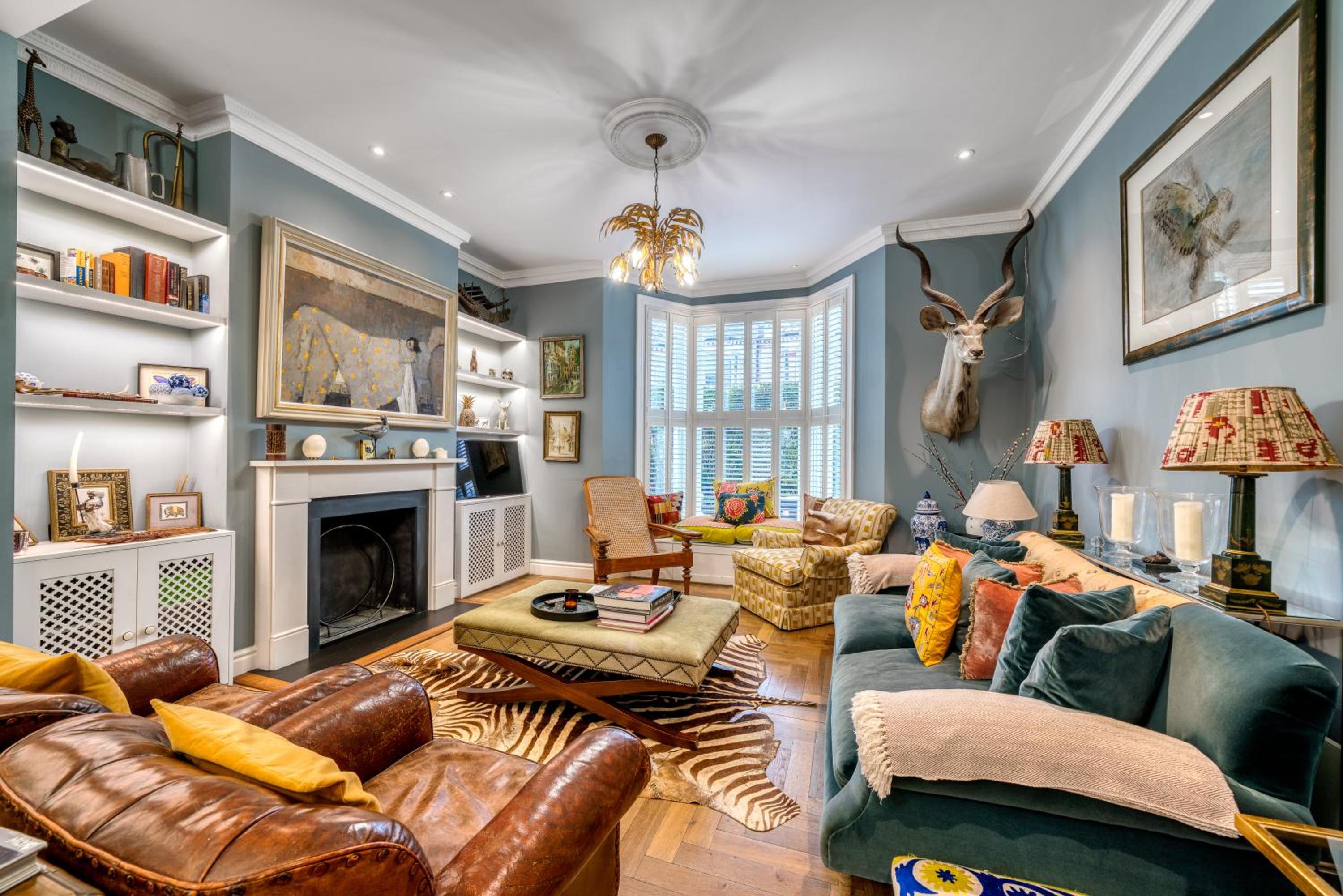 JOIVY Splendid 4 bed, 4 bath house with garden, Shepherds Bush