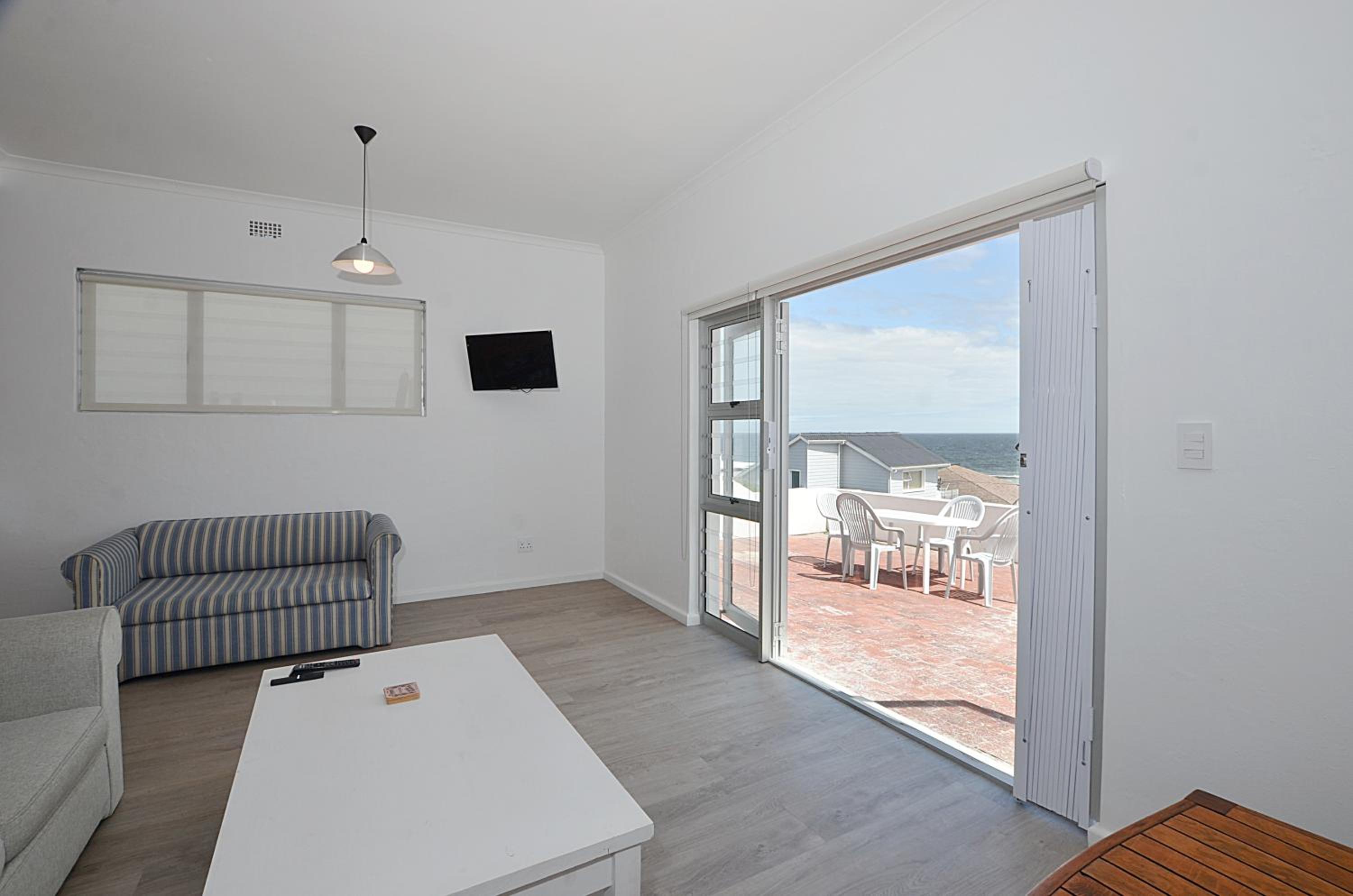 13 on Main Beach Flat view 3
