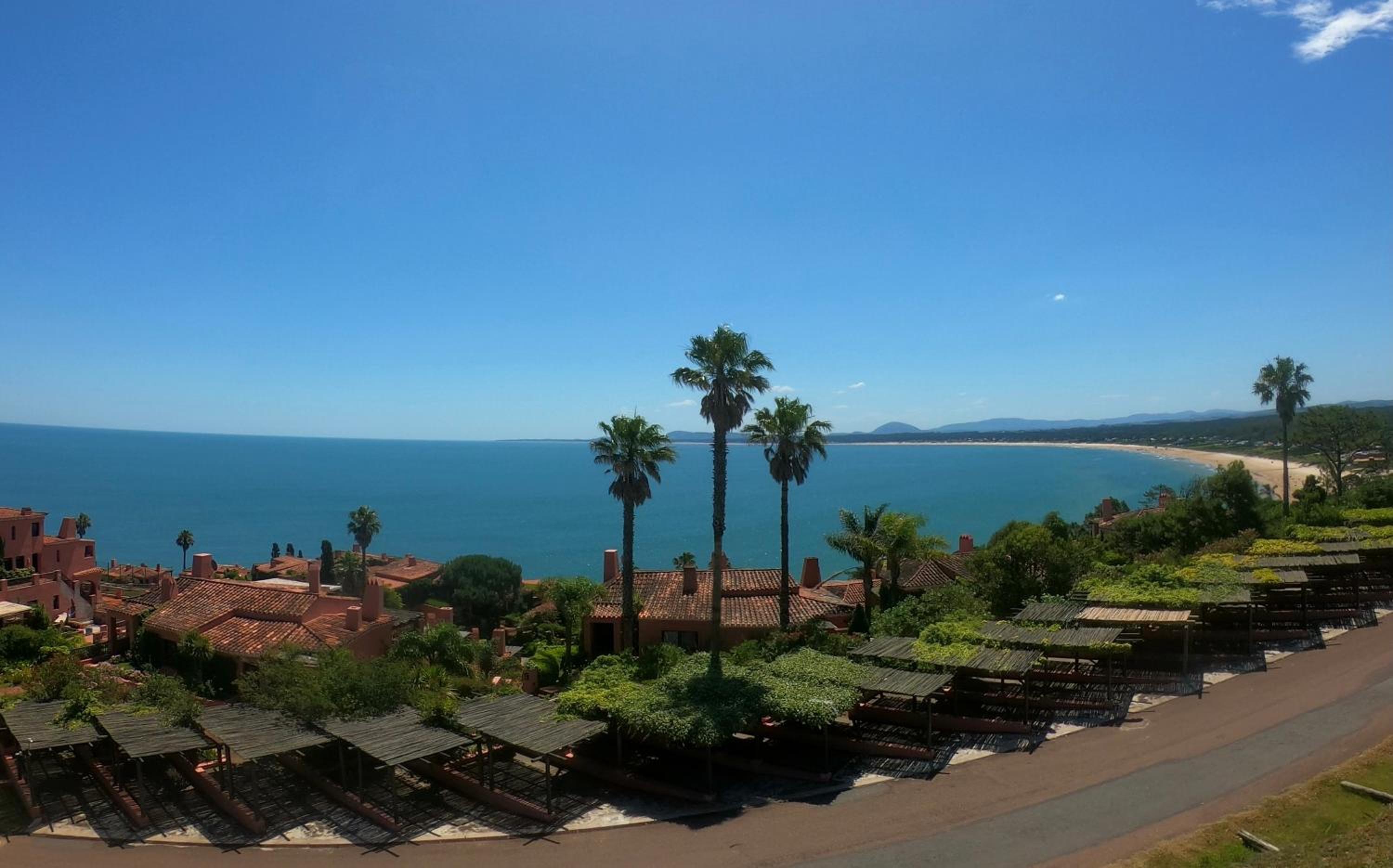 Hostel Punta Ballena Bar view 5