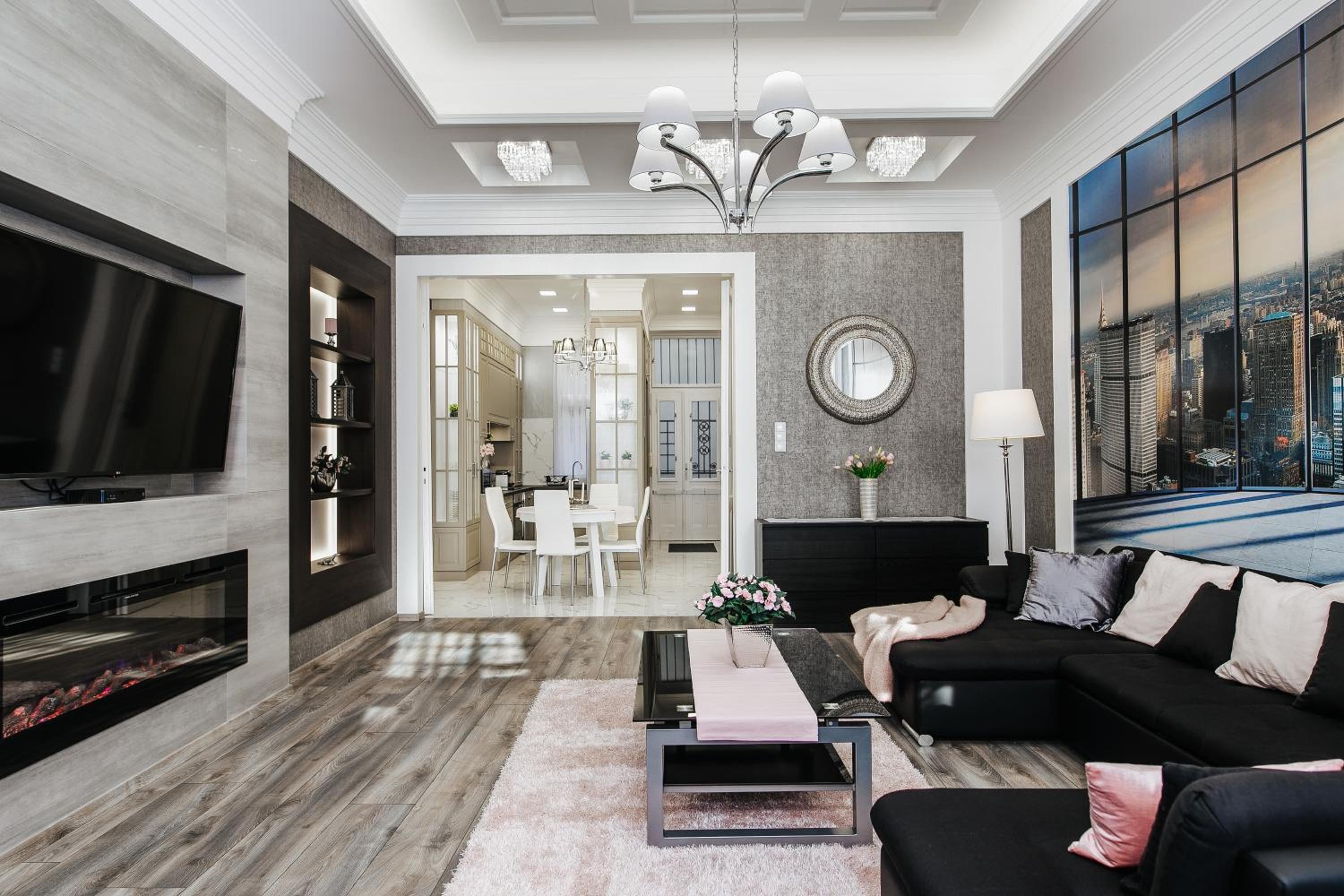 Parliament Square Apartment