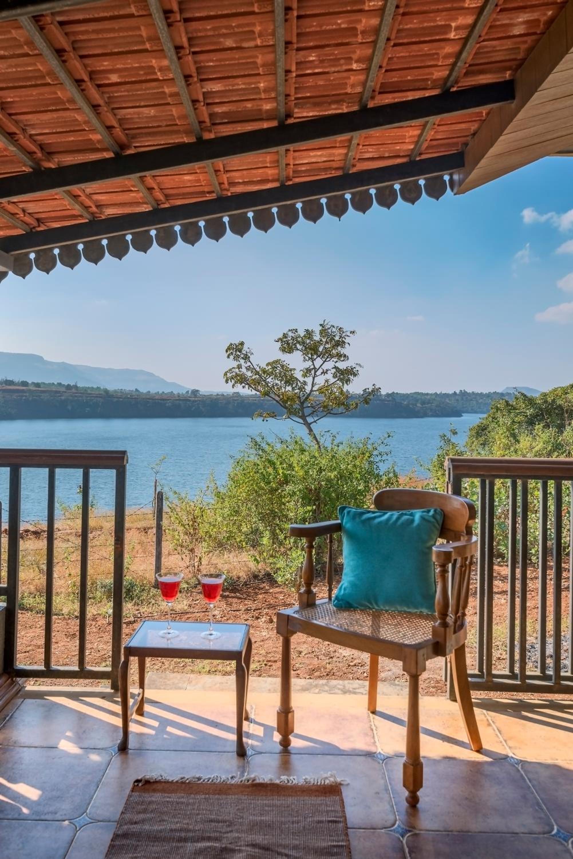 SaffronStays Anantham - 3BR Pet-Friendly Kerala-Style Lakefront Villa with Verandah & Views