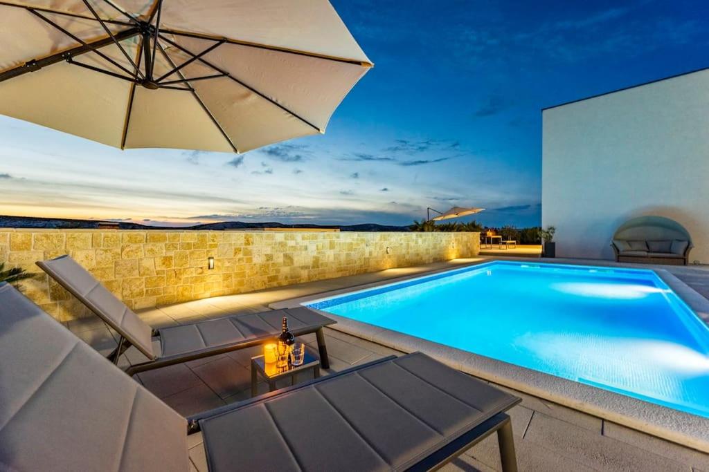 Villa Danijela, brand new villa with private pool view 4