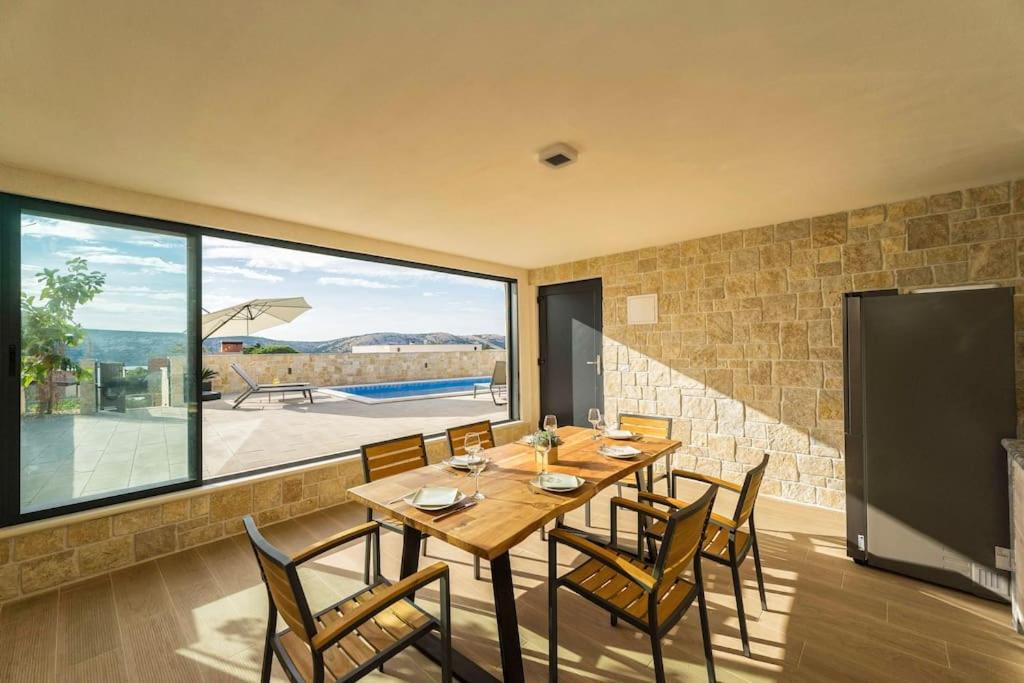 Villa Danijela, brand new villa with private pool view 2