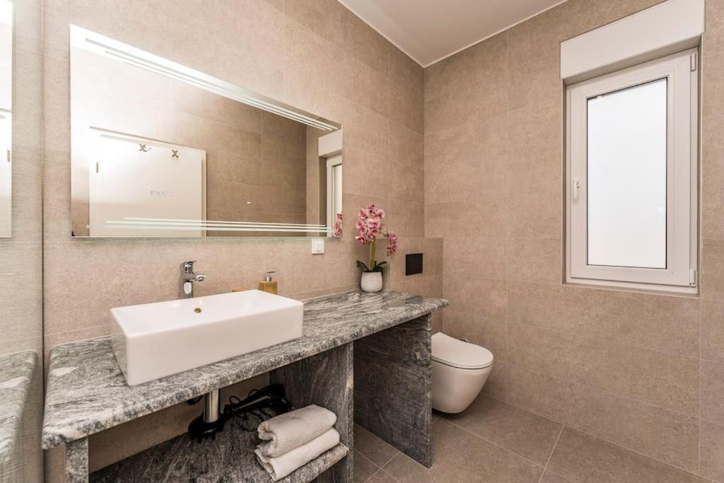 Villa Danijela, brand new villa with private pool view 5