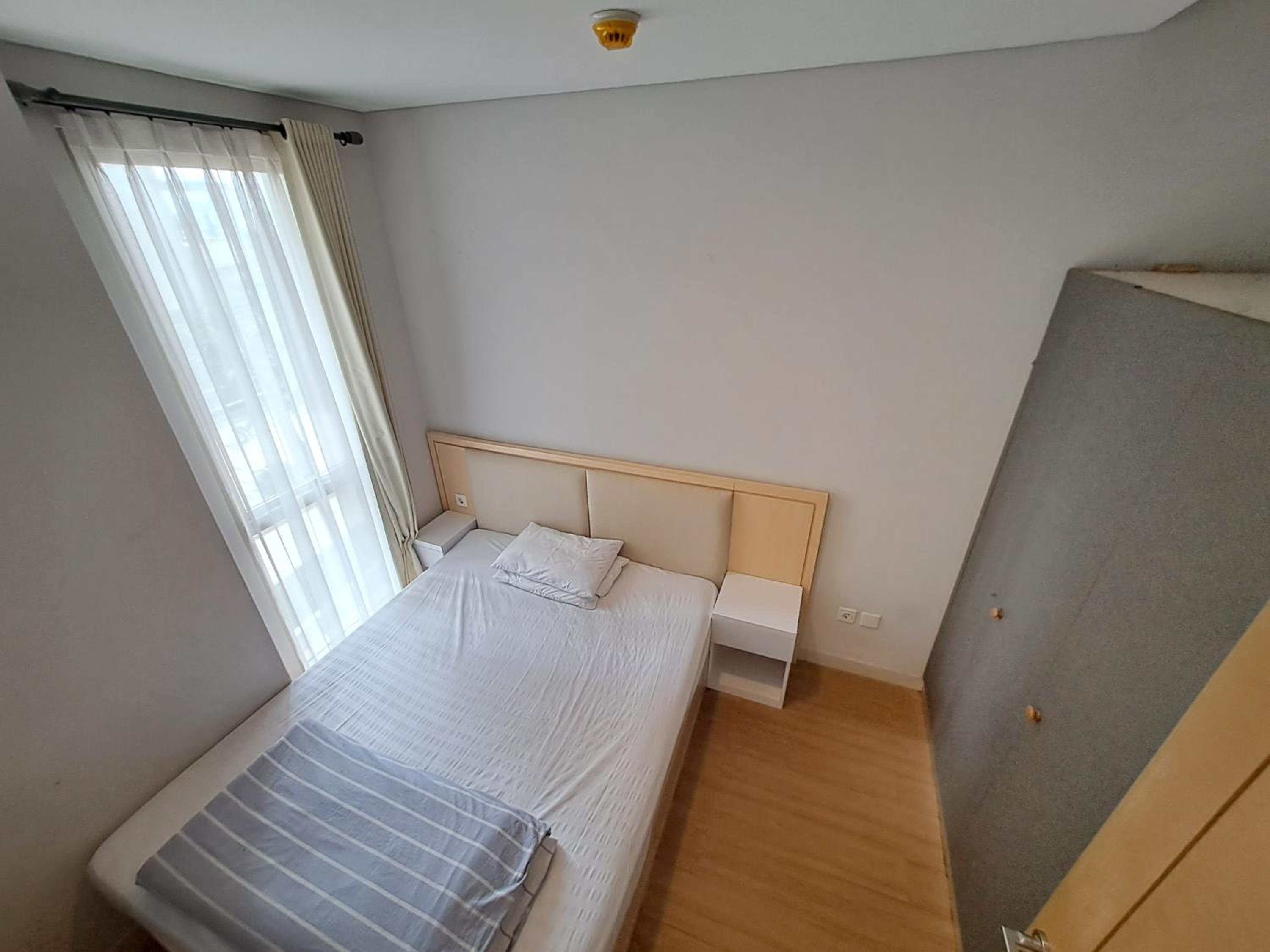1 BR Apartment Near Shopping Malls view 4